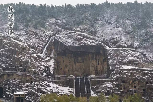 Snow makes Longmen Grottoes more beautiful