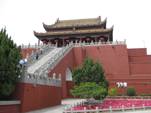 Dragon Pavilion Park in Kaifeng
