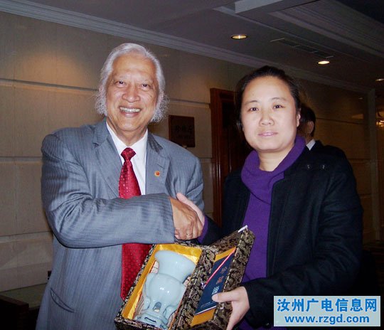 Overseas Chinese media praise Ruzhou porcelain