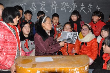 Ruzhou Yifu school remembers Run Run Shaw